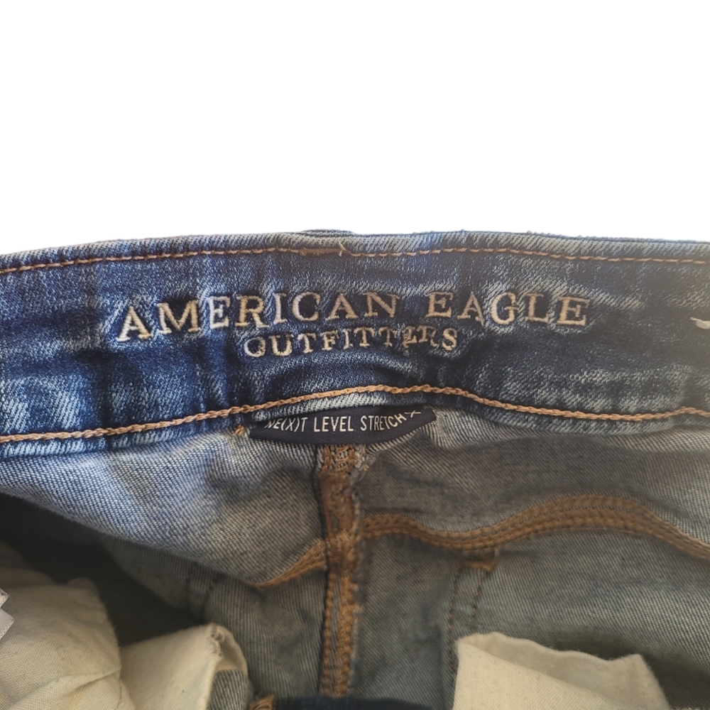 🌟3 For $15 SALE🌟 American Eagle Outfitters High Rise Shortie Destructed Jeans - Picture 5 of 6